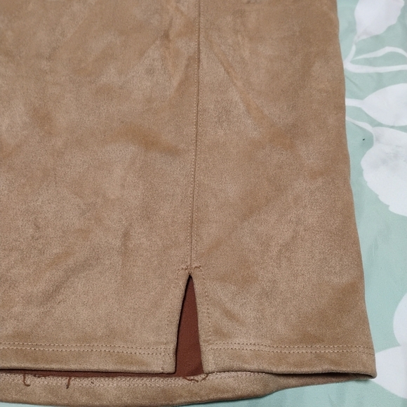 Chic Tan Pencil Skirt for Women - Picture 2 of 8